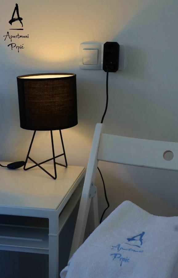 Apartmani Prpic Ražanac Eksteriør billede
